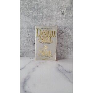 Vintage Danielle Steel Star Novel - 1989 Paperback